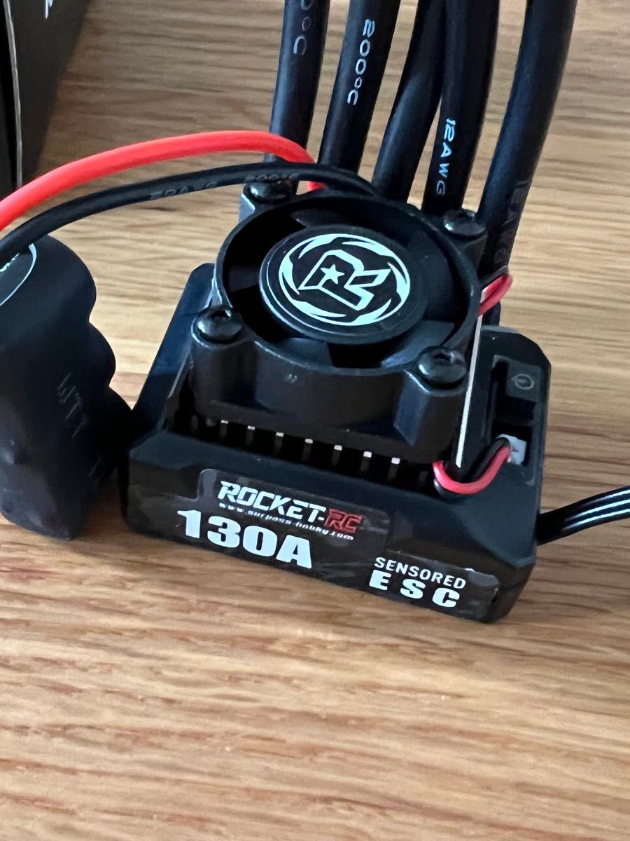 送料無料 ROCKET-RC ブラシレス ESC 130A センサー付き電子スピード