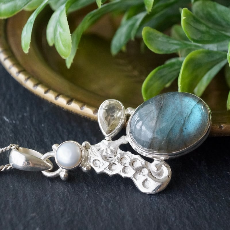 ラブラドライト/シトリン タツノオトシゴ ペンダントトップ シルバー