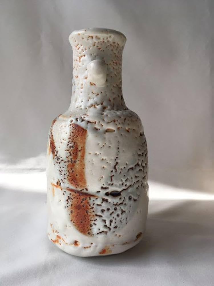 Amazon.co.jp: 志野焼 美濃 仙山窯 安藤日出武 花瓶 花入 共箱 品 : ホビー