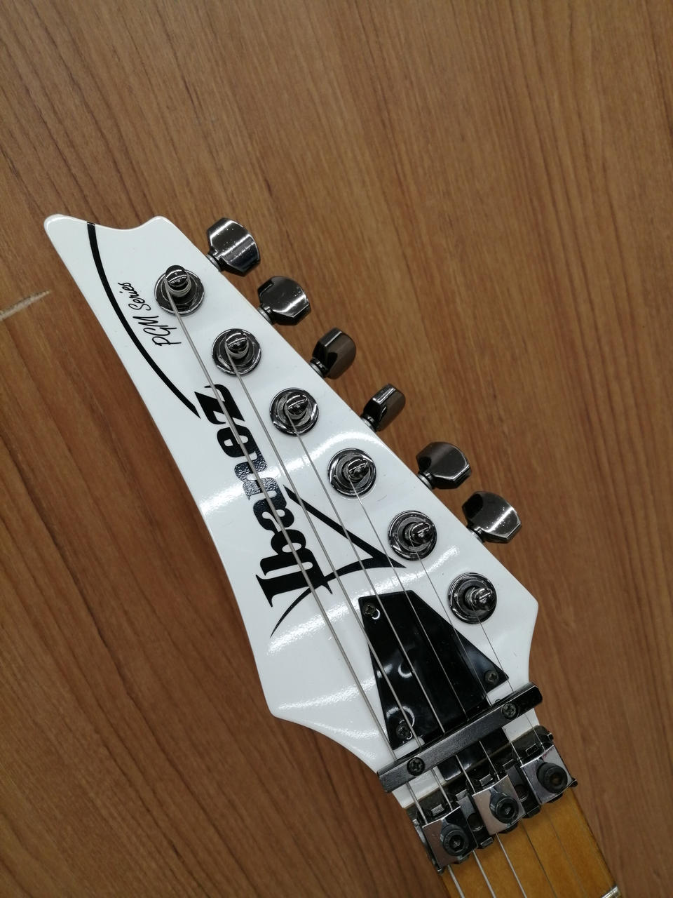 アイバニーズ(IBANEZ)|エレキギター|【ハードオフ公式通販】オフモール