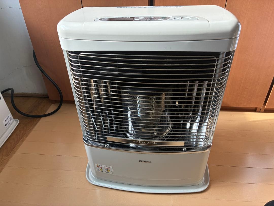 コロナ　FFストーブ　FF-VT4218P ヨドバシ.com - コロナ CORONA FF式輻射ストーブ FF-VT4218P W 通販