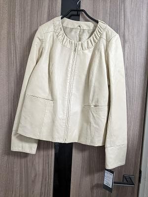 142 新品未使用保管品　タグ付き　ラムレザー　ブルゾン　コート　ノーカラー 爆買 ノーカラーコート ラム レザー 本革 本皮 レザージャケット 革