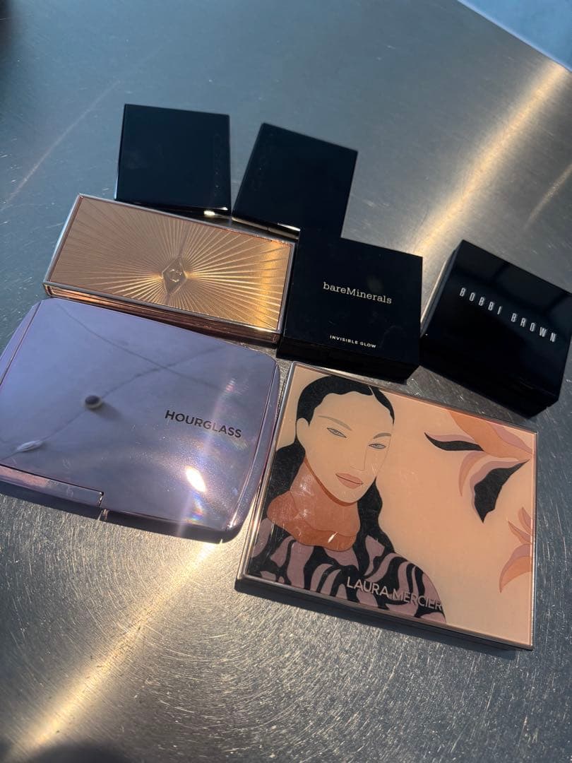 複数ブランドのパウダーチークとハイライトセット エテュセ」がパウダーなのに“濡れ艶”かなうチーク＆ハイライト発売 2色