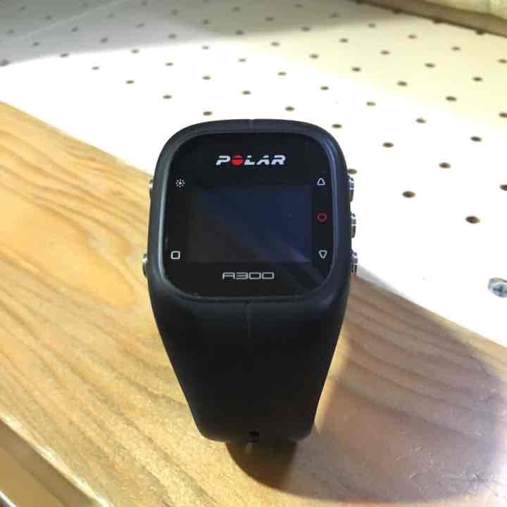POLAR A300 ★送料込み★ブラック★充電器付き【日本語対応】 Polar光学式心拍センサー充電器 | Polar Japan
